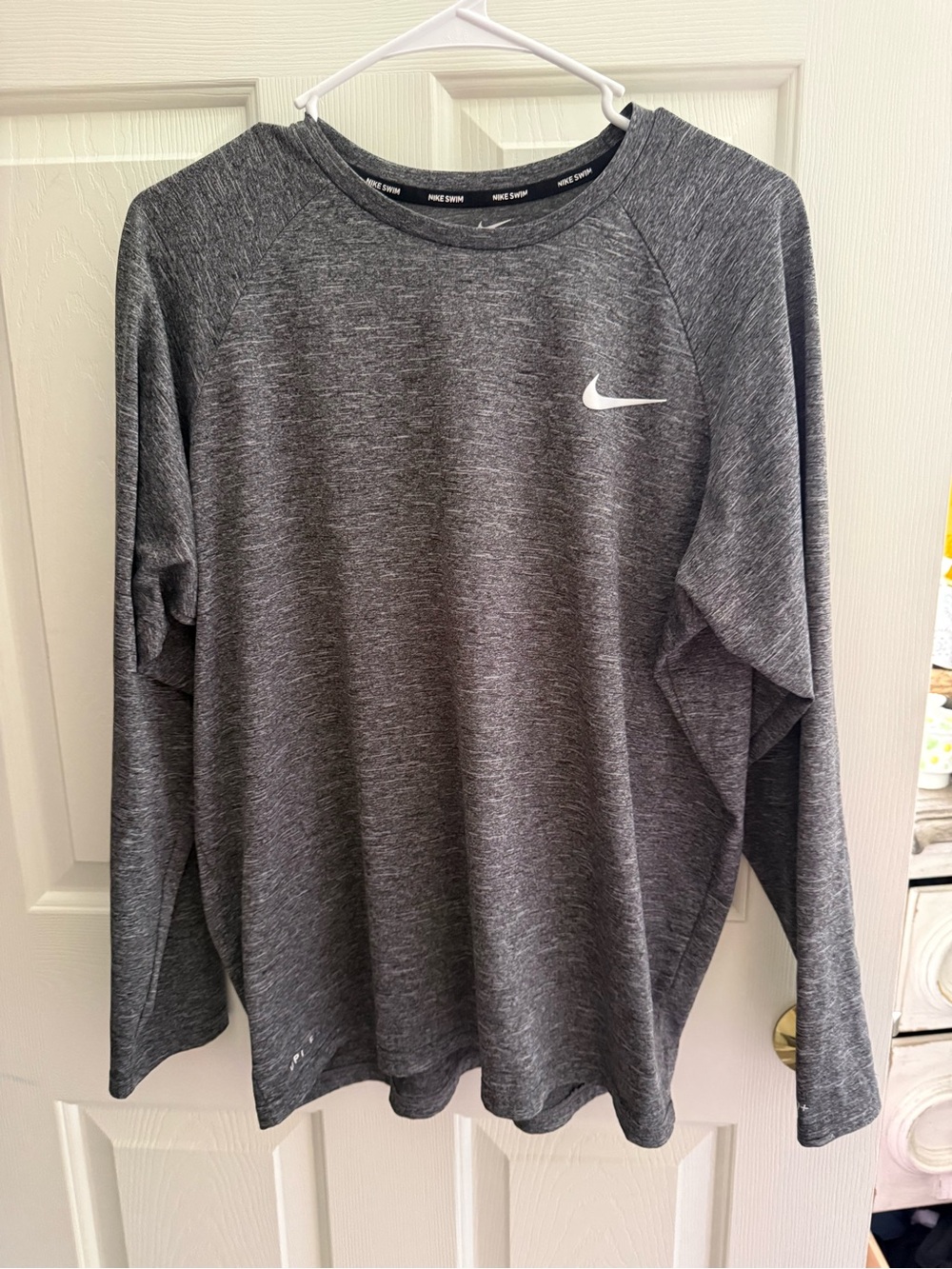 Nike Swim Mens Swim Size Large Long Sleeve Rash Guard UPF 40+ Dri-Fit Gray Shirt